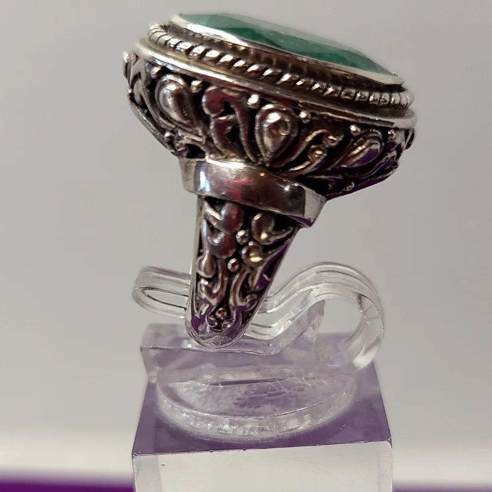 Emerald Oval Cut Sterling Silver Ring